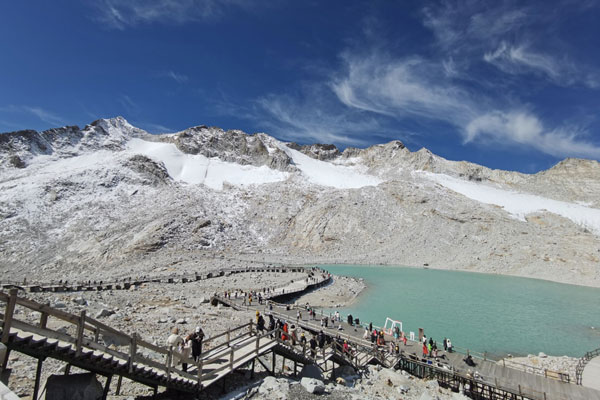 Đạt Cổ Băng Xuyên (Dagu Glacier) – hồ xanh ngọc trong thung lũng, Tứ Xuyên